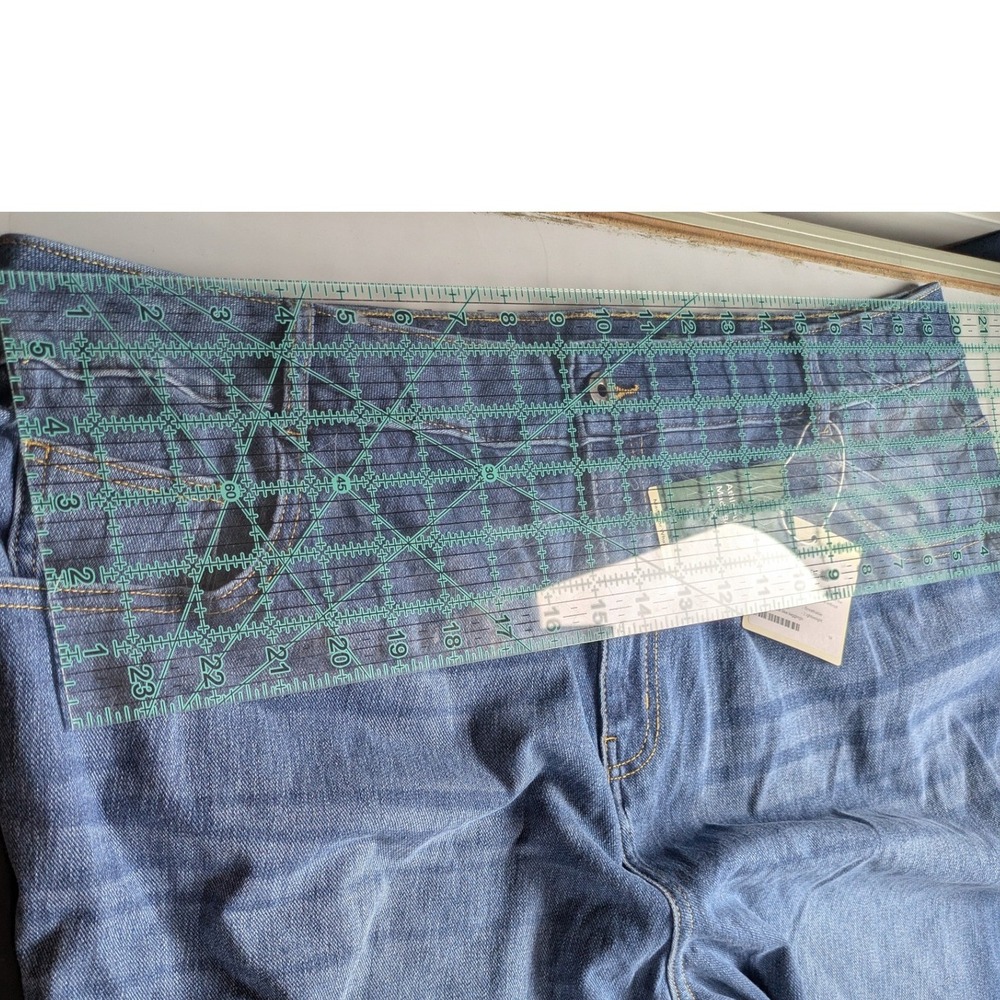 HALARA Wide Leg Flared Jeans in Dark Blue with Cuffed Hem - Picture 9 of 12